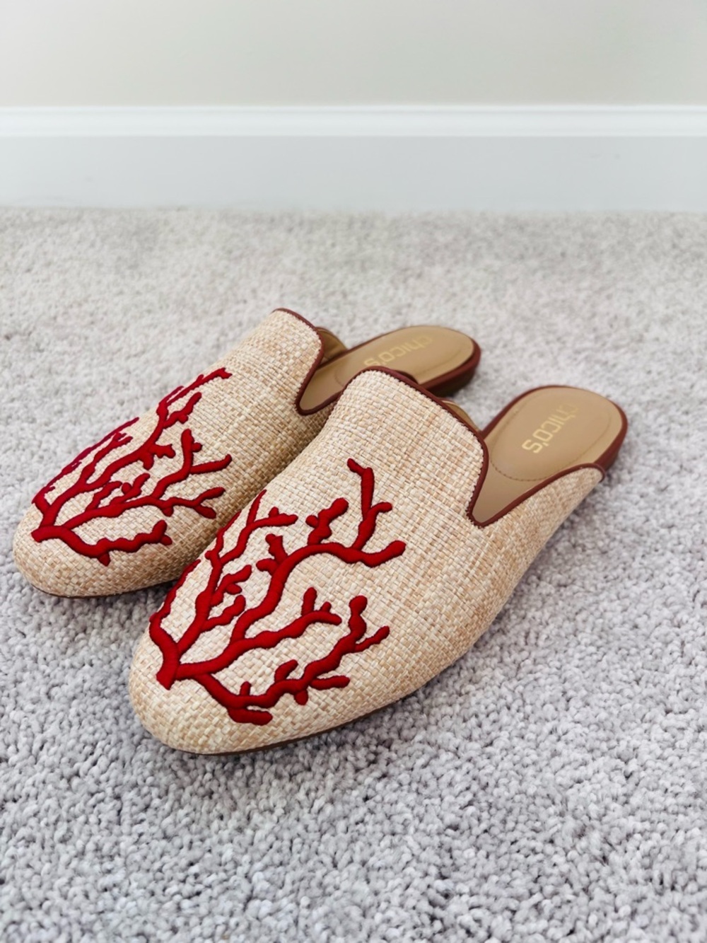 Chico’s Hazel Raffia Slip-On Mules with Red Coral Embroidery 9.5